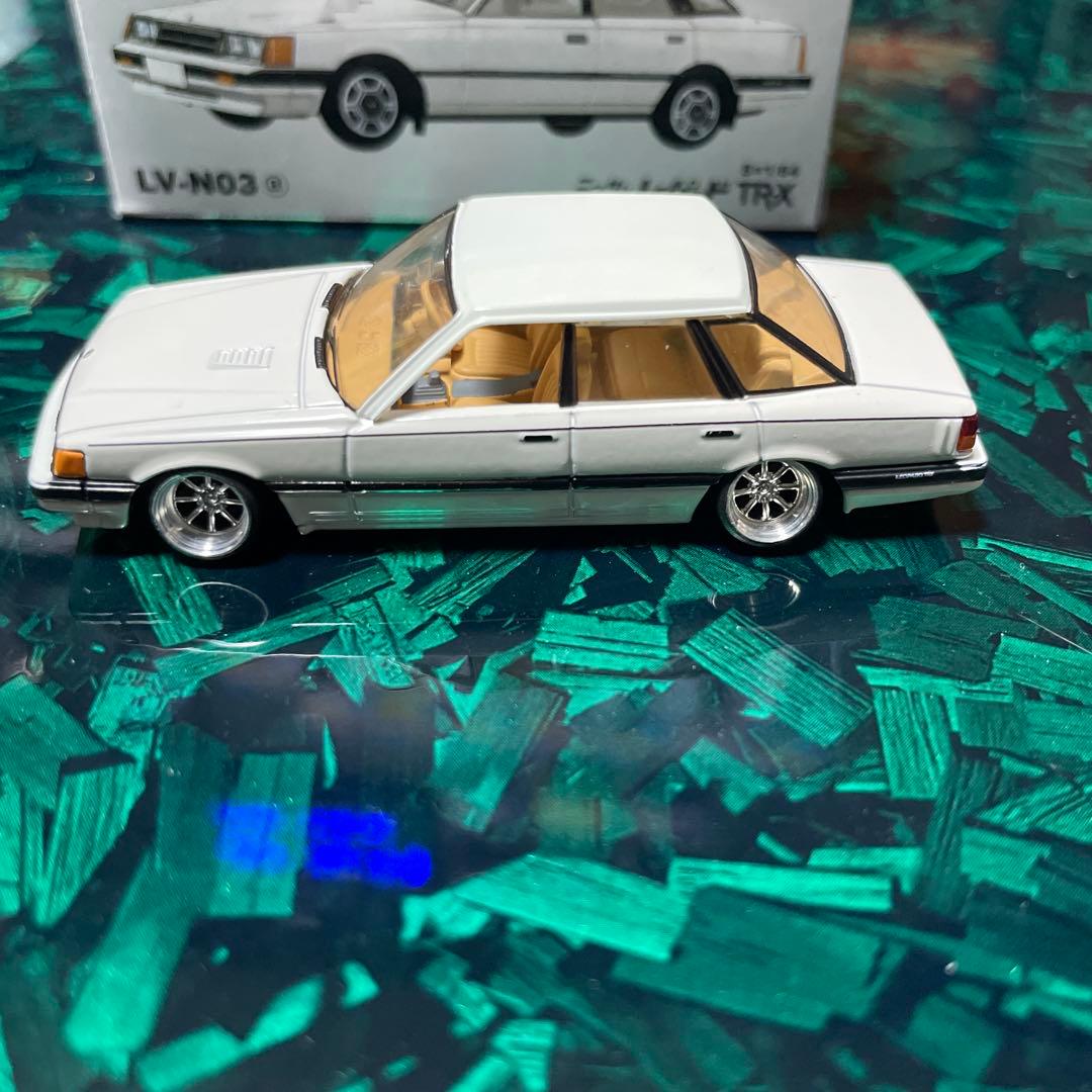 トミカリミテッドヴィンテージ　レパード　ミニカー