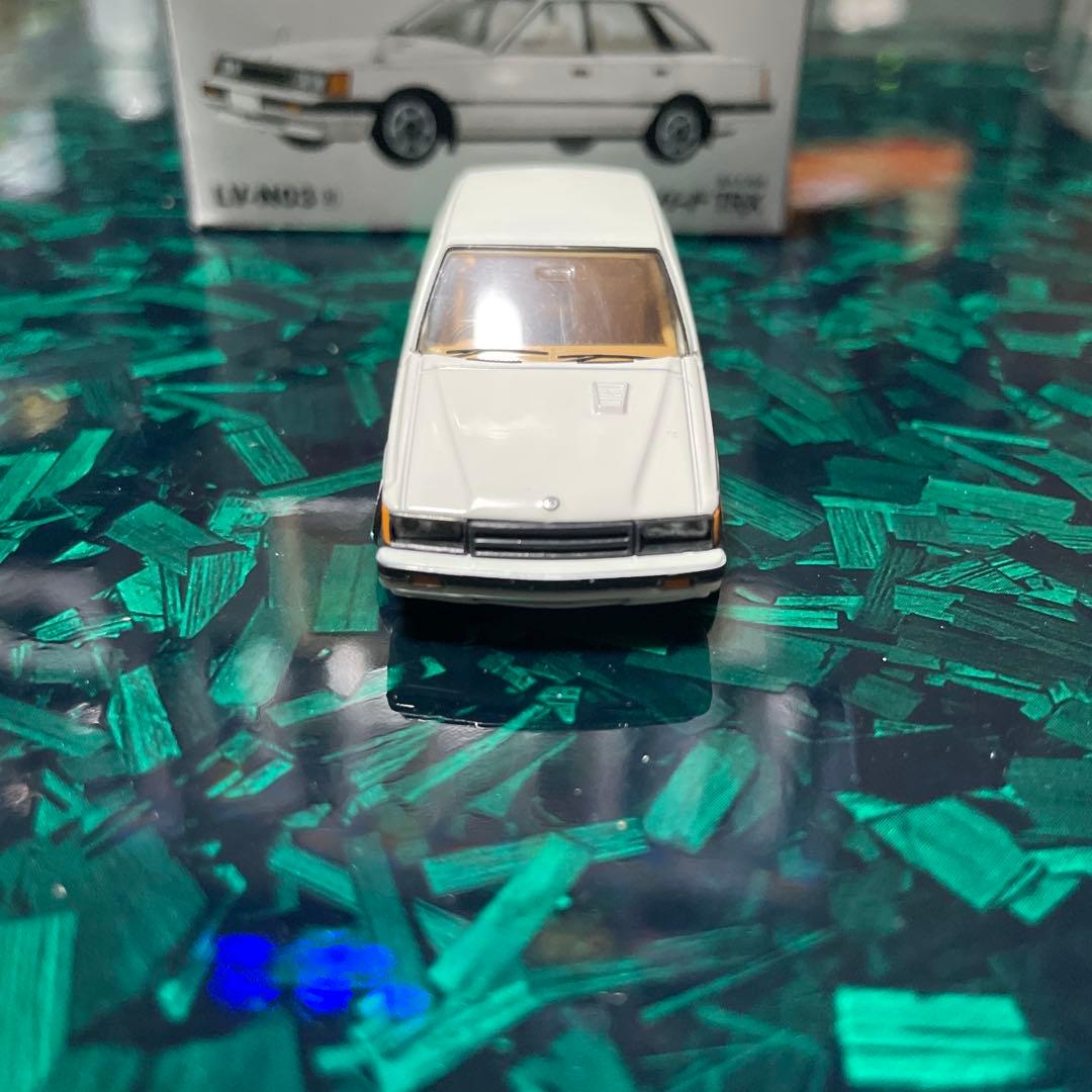 トミカリミテッドヴィンテージ　レパード　ミニカー