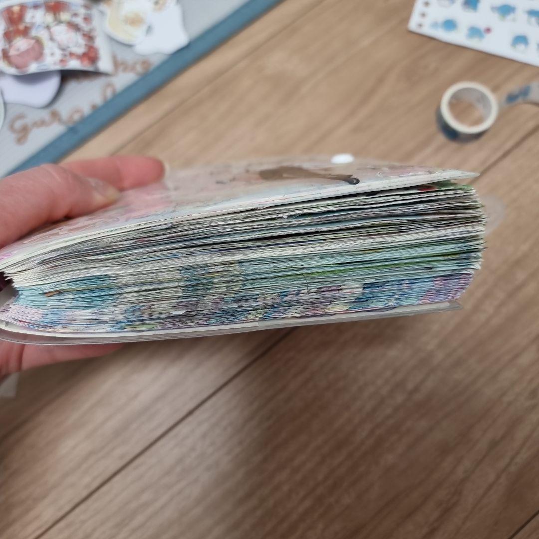 ステッカーがいっぱいの手作り日記