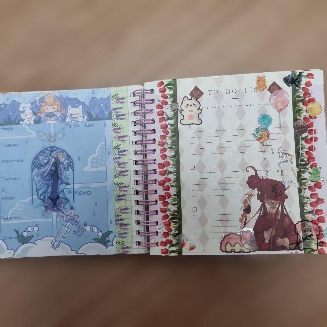 ステッカーがいっぱいの手作り日記