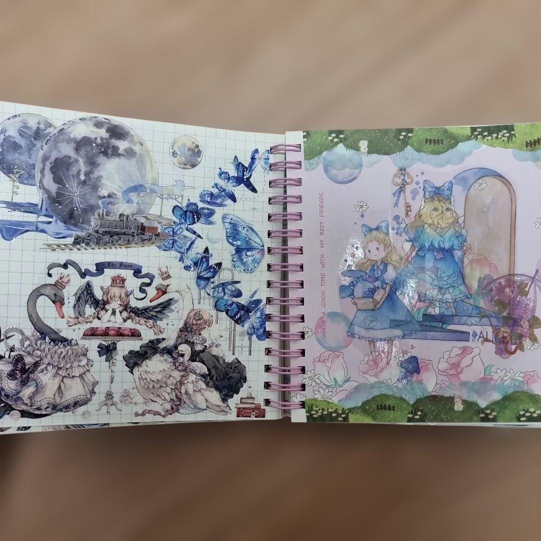 ステッカーがいっぱいの手作り日記
