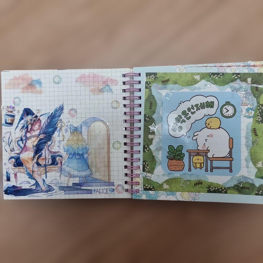 ステッカーがいっぱいの手作り日記