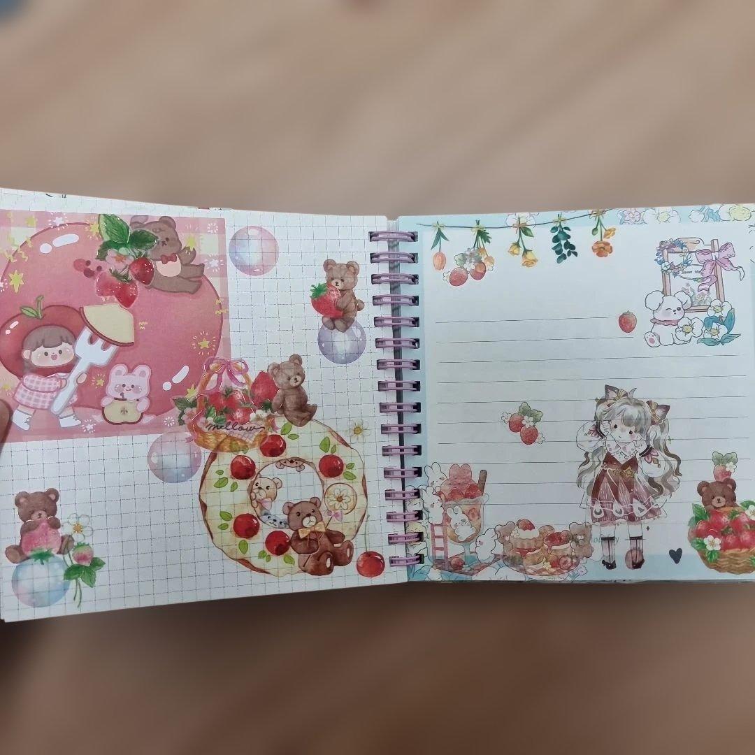 ステッカーがいっぱいの手作り日記
