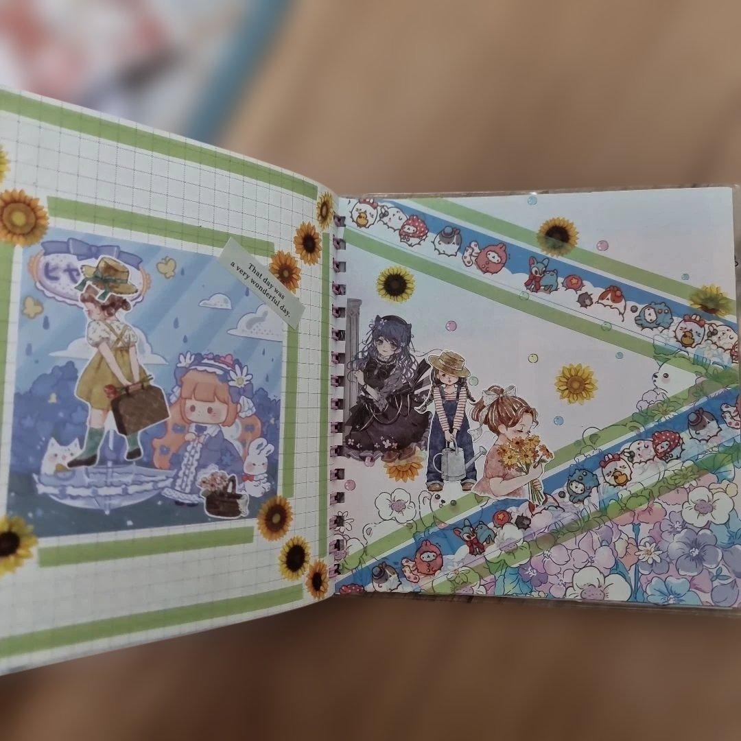 ステッカーがいっぱいの手作り日記