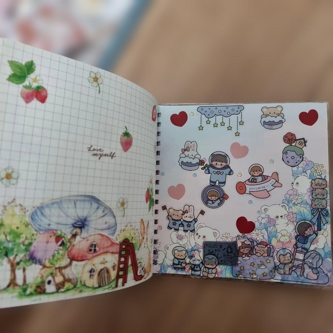 ステッカーがいっぱいの手作り日記