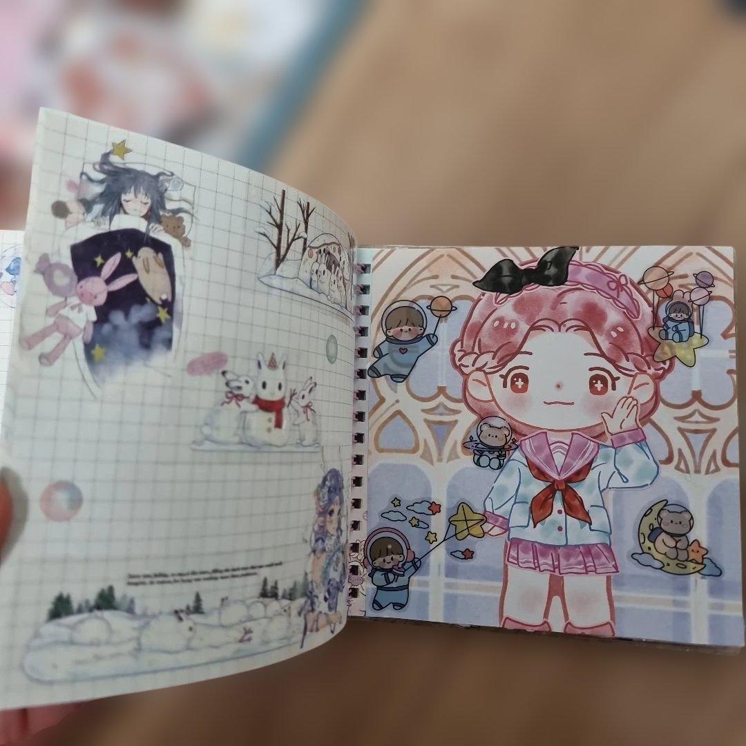 ステッカーがいっぱいの手作り日記