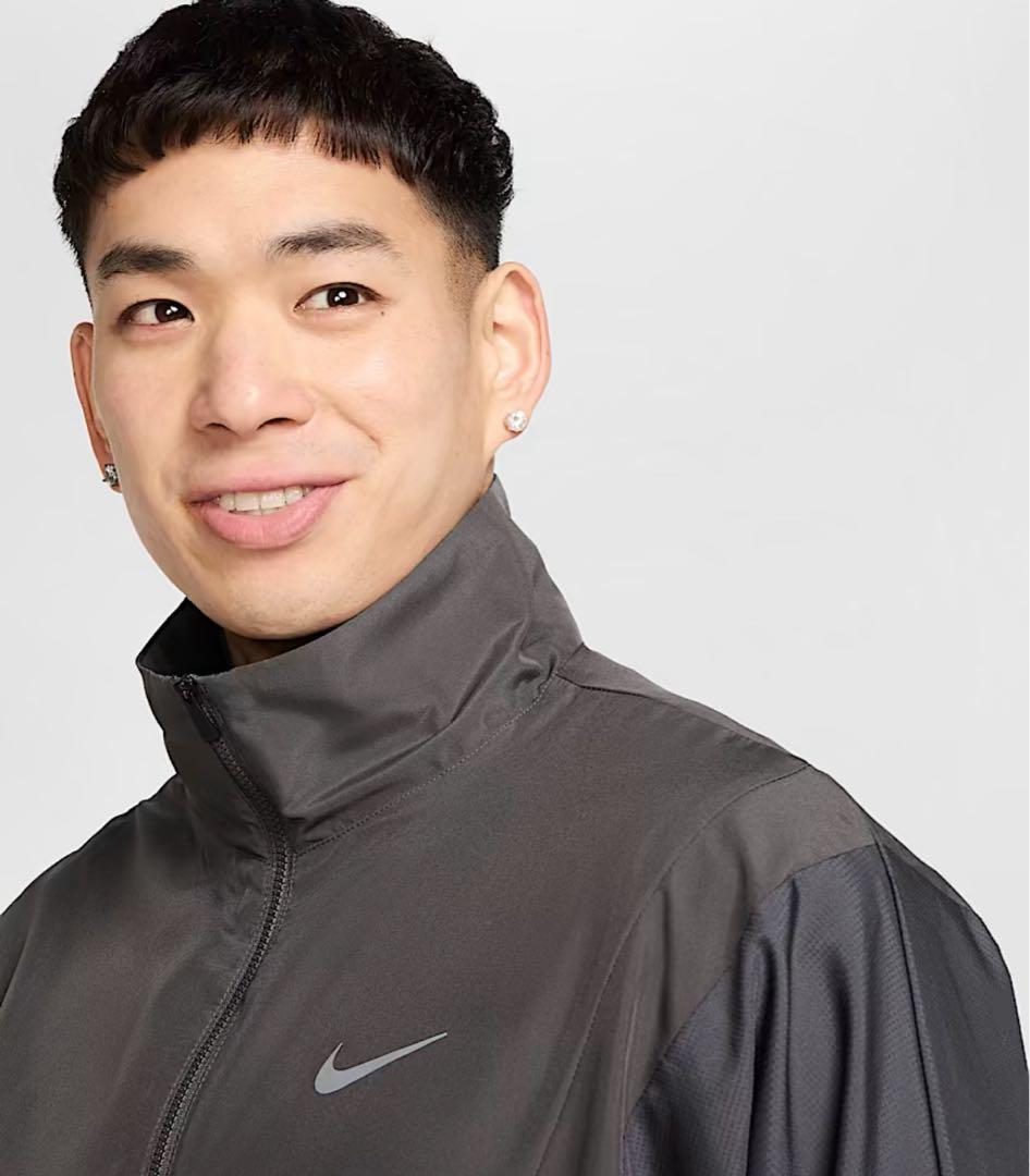 【新品未使用】Nike グレー ウィンドブレーカー Mサイズ