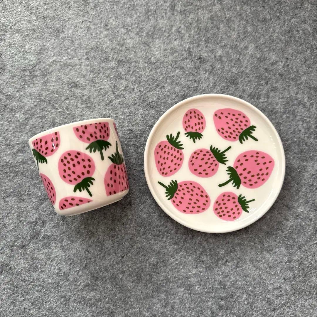 marimekko マンシッカ プレート いちご ピンク マリメッコ ラテマグ