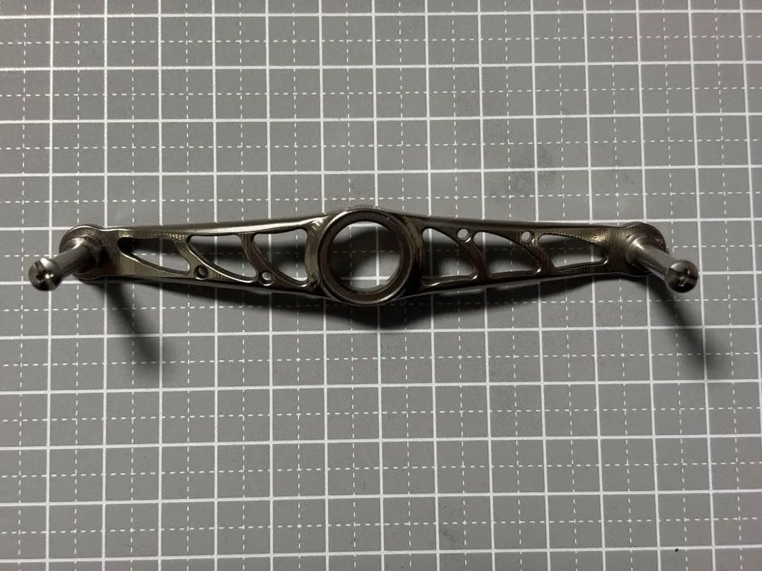 LIVRE CRANK 100 チタン　 Fish Arrow