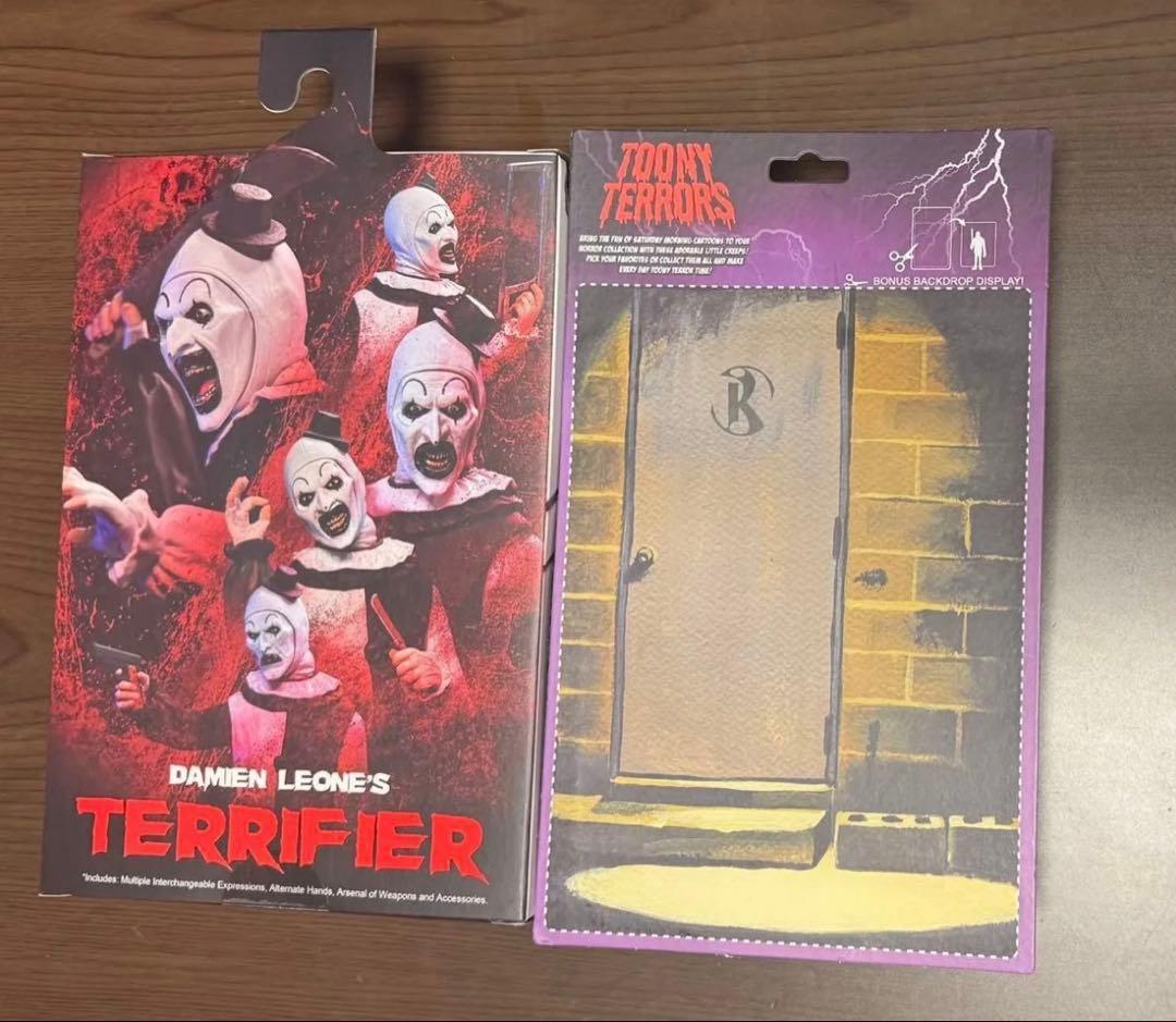 新品未開封　NECA テリファー アート・ザ・クラウン アクションフィギュア