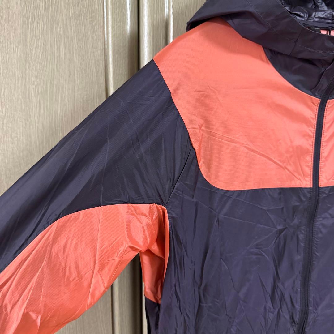 【新品タグ付き】adidas フード付きランニングジャケット Sサイズ