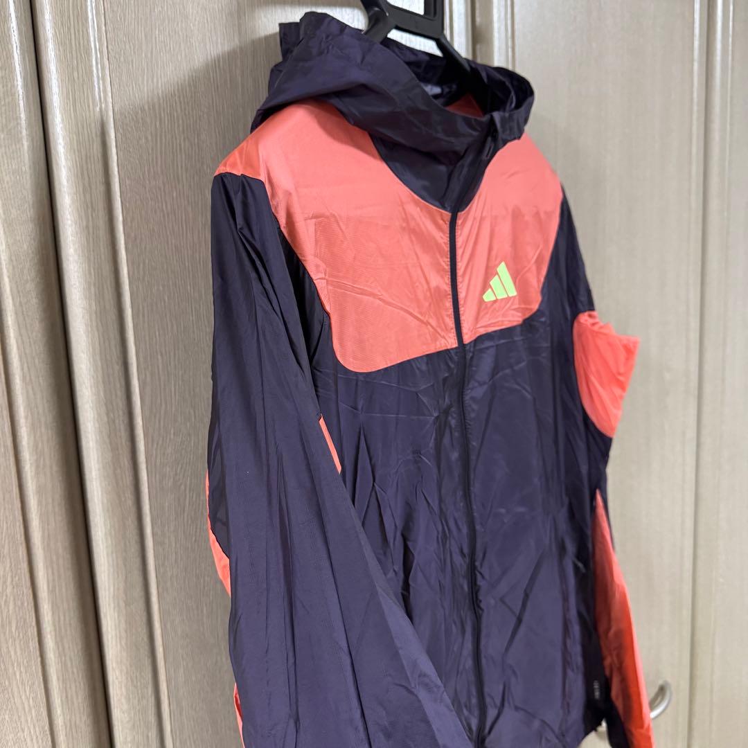 【新品タグ付き】adidas フード付きランニングジャケット Sサイズ