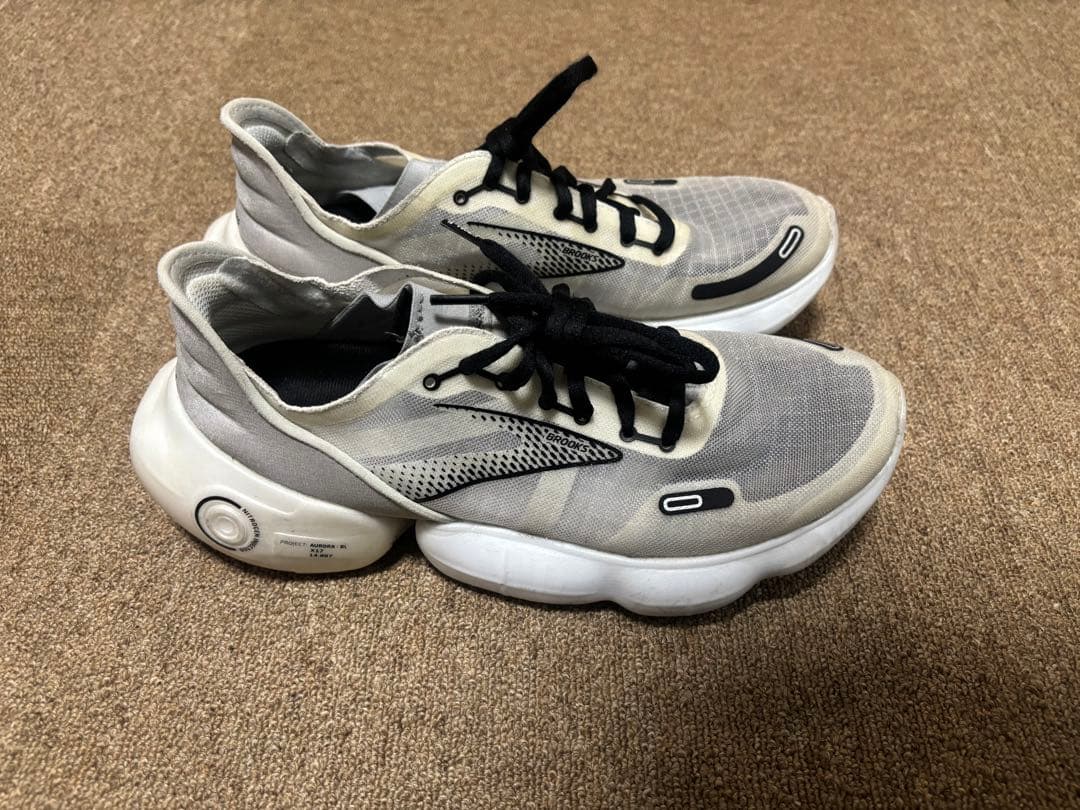 (美品)ブルックス オーロラ(BROOKS Aurora) 26.0cm