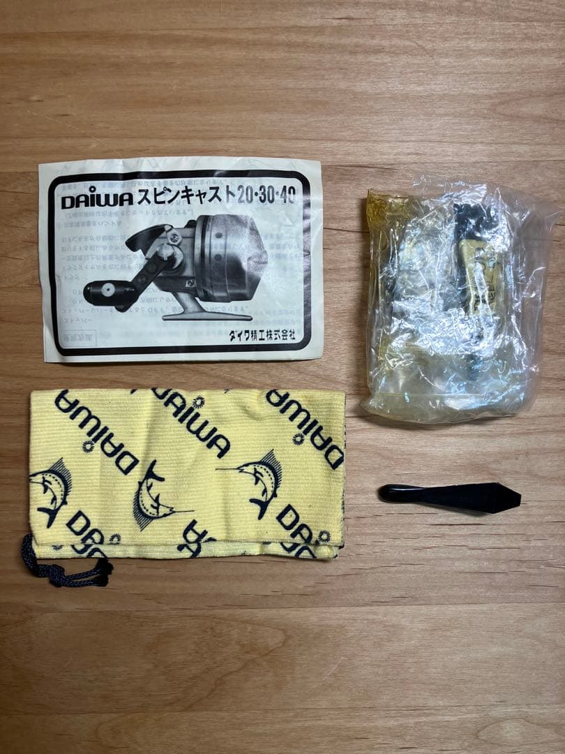 ダイワ　スピンキャスト30 新品未使用　付属品全て有り。　オールドリール
