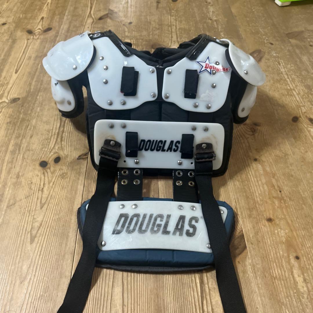 【美品】バックプレート付きDOUGLAS QBK XS ショルダーパッドホワイト