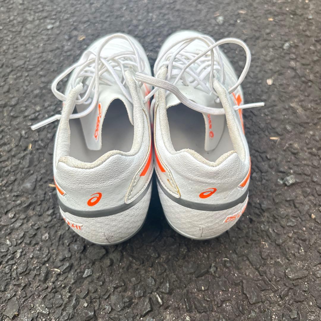 ASICS サッカースパイクDS LIGHT シューズ ホワイト/オレンジ