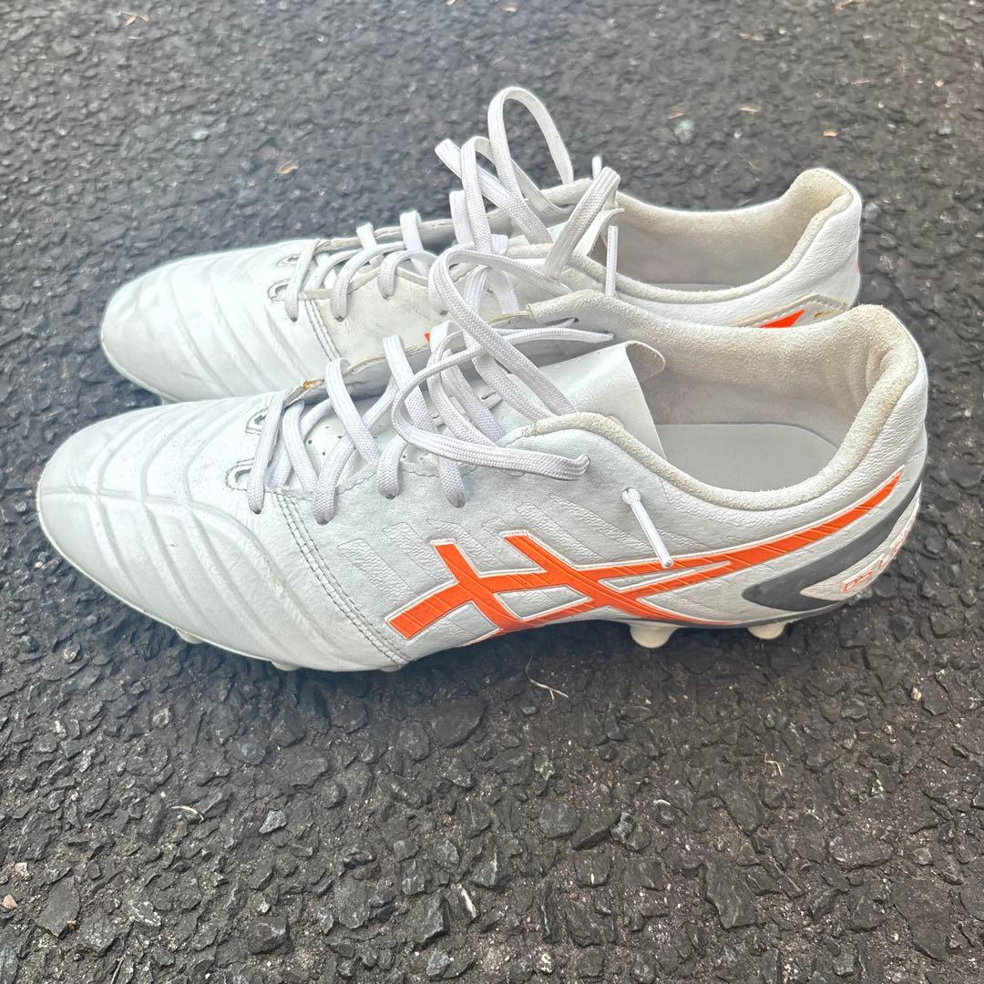 ASICS サッカースパイクDS LIGHT シューズ ホワイト/オレンジ
