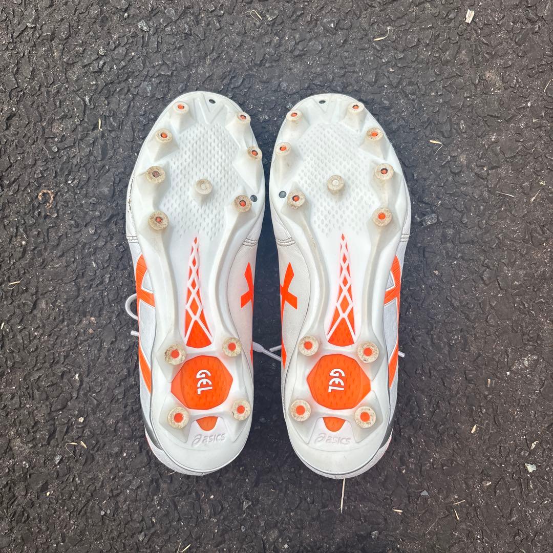 ASICS サッカースパイクDS LIGHT シューズ ホワイト/オレンジ