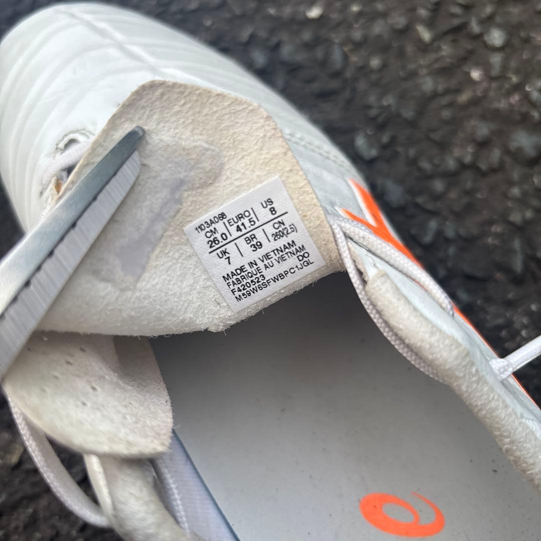 ASICS サッカースパイクDS LIGHT シューズ ホワイト/オレンジ