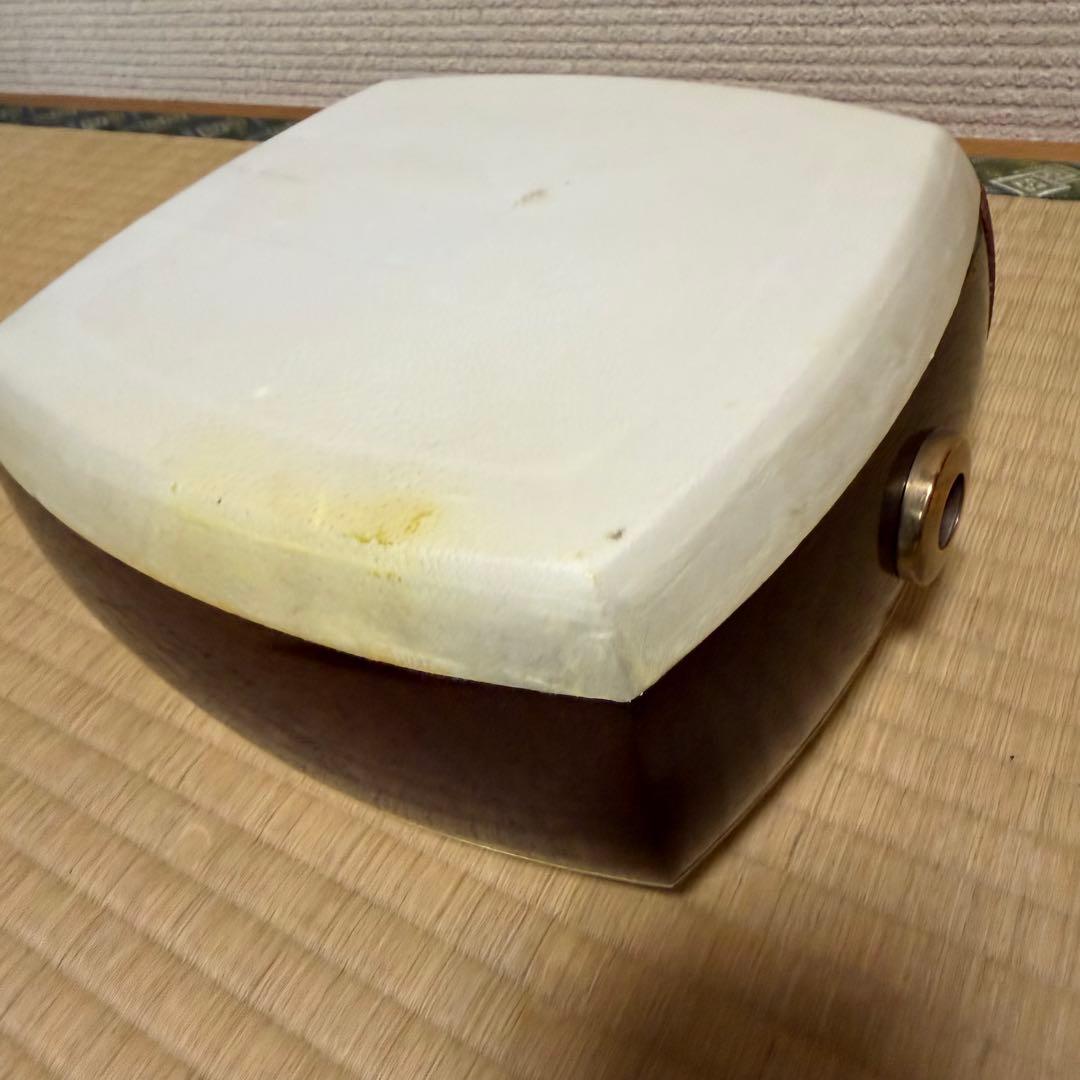 美品　津軽三味線　紅木 東さわり付 棹2.9mm 犬皮 三分割 竜胆金具　ケース