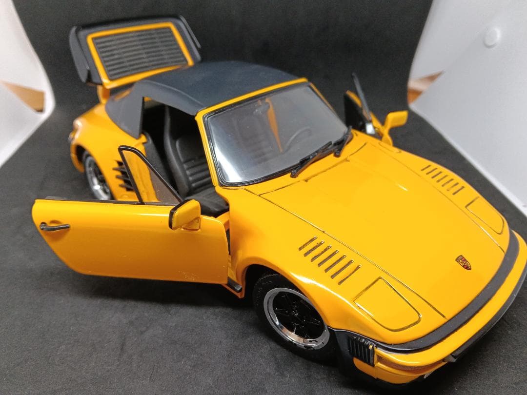 ポルシェ911ターボ　フラットノーズ　1/18