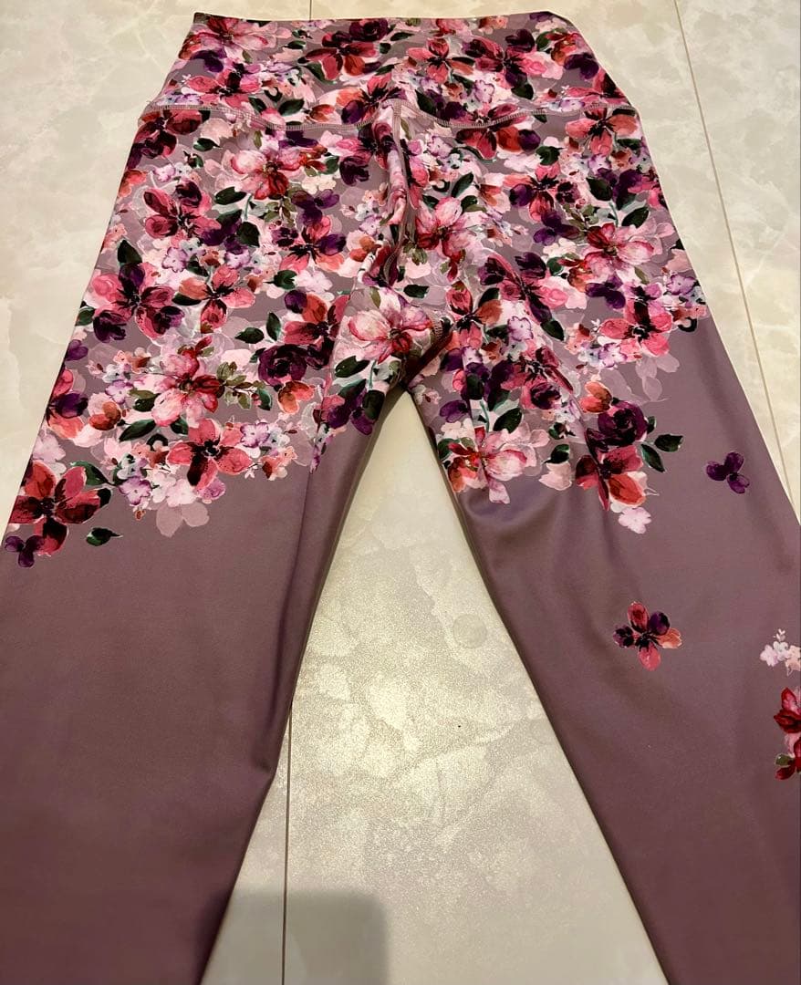 SUKALA スカーラ　フルオブフラワーパネル　レギンスLサイズ モーヴ