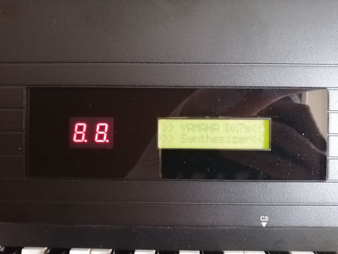 YAMAHA DX7s シンセサイザー ・動作品・電池交換済み