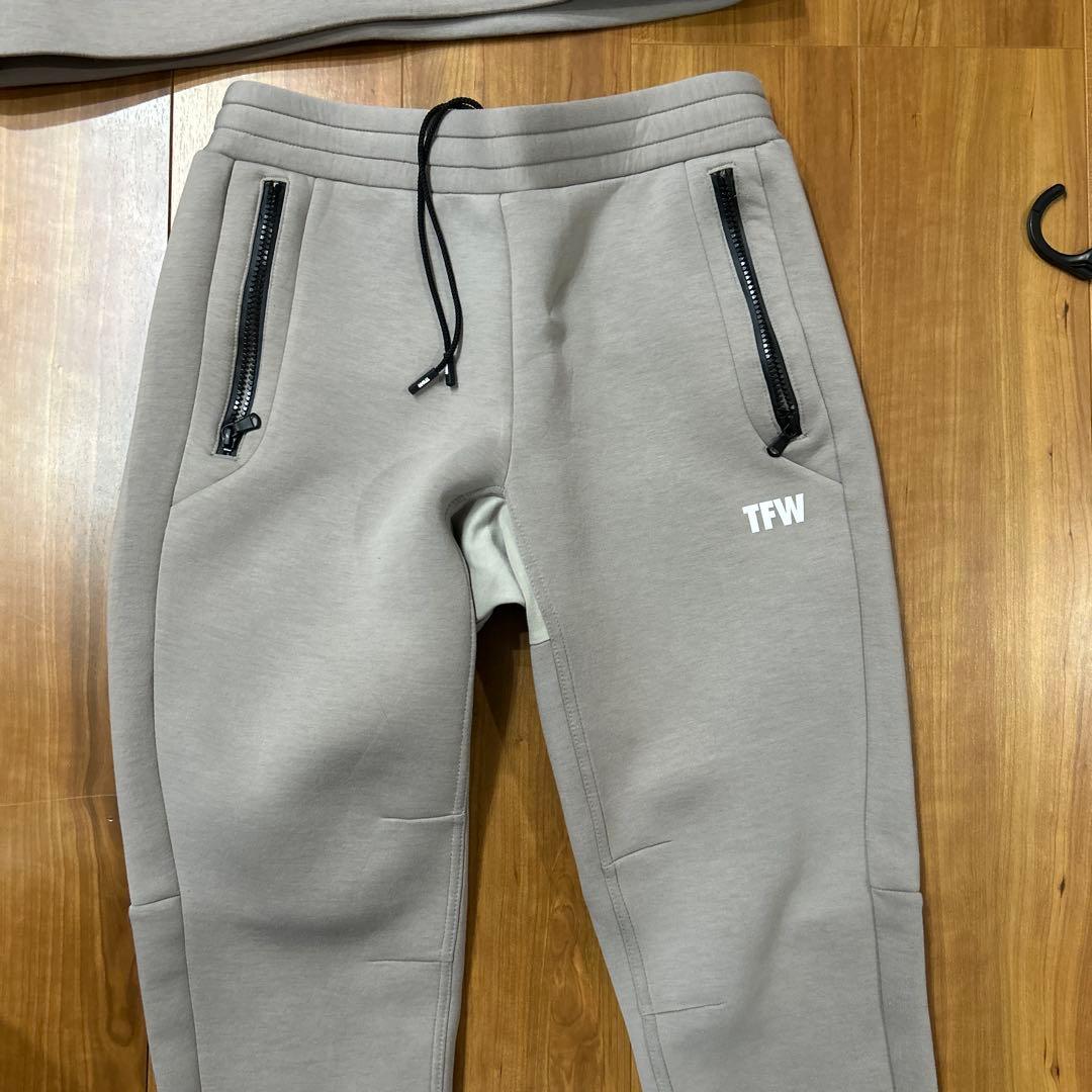TFW パーカー＆パンツ　セットアップ