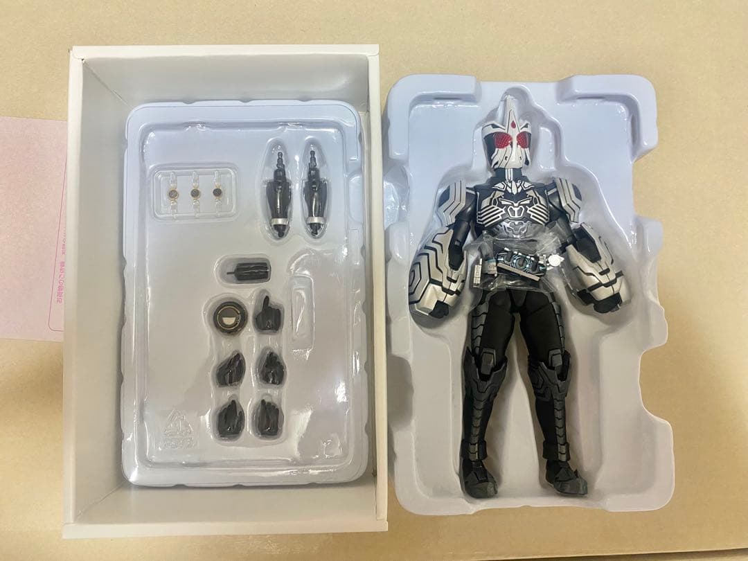 S.H.Figuarts(真骨彫製法) 仮面ライダーオーズ サゴーゾコンボ