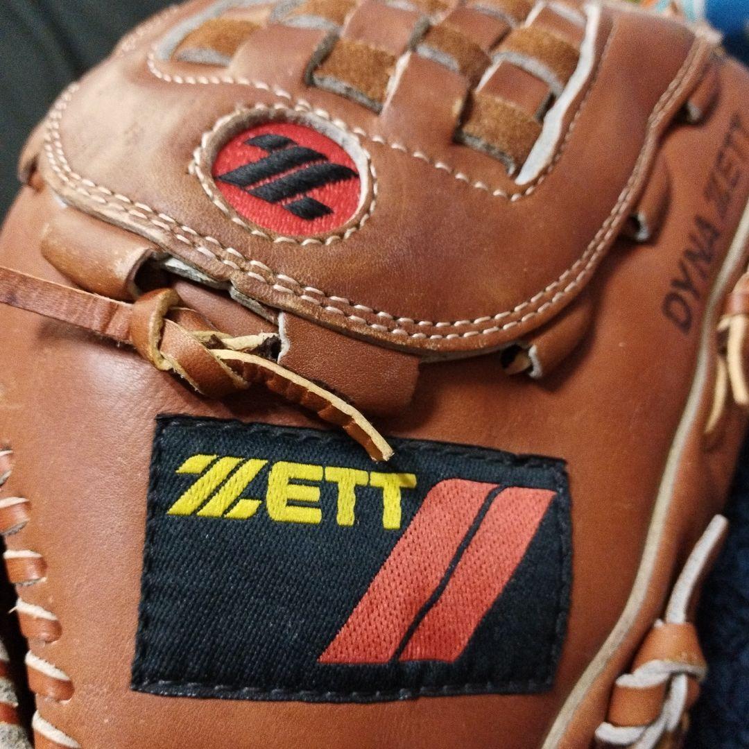DYNA ZETT・軟式グラブ右投げ・中古品