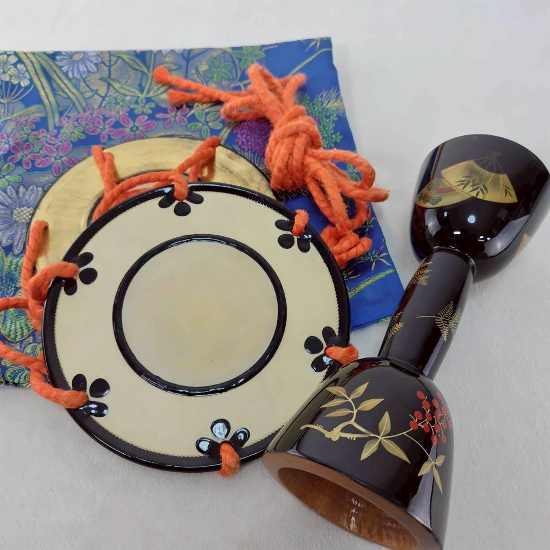 美品 小鼓 和楽器 打楽器 締太鼓 能 歌舞伎 伝統芸能 金蒔絵 本革