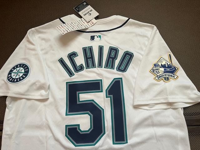 イチロー51背番号引退セレモニーGold淵記念パッチ付ホームジャージUS限定品