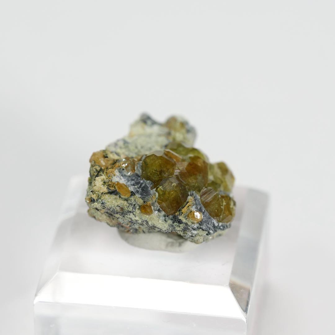 【グリーンの結晶】【最高品質】ディマントイドガーネット 26×22×12mm