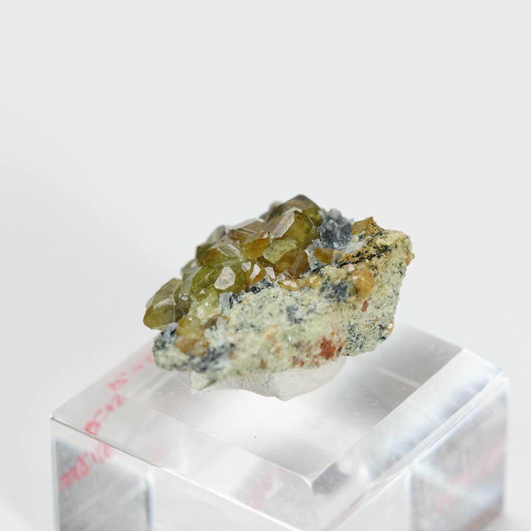 【グリーンの結晶】【最高品質】ディマントイドガーネット 26×22×12mm