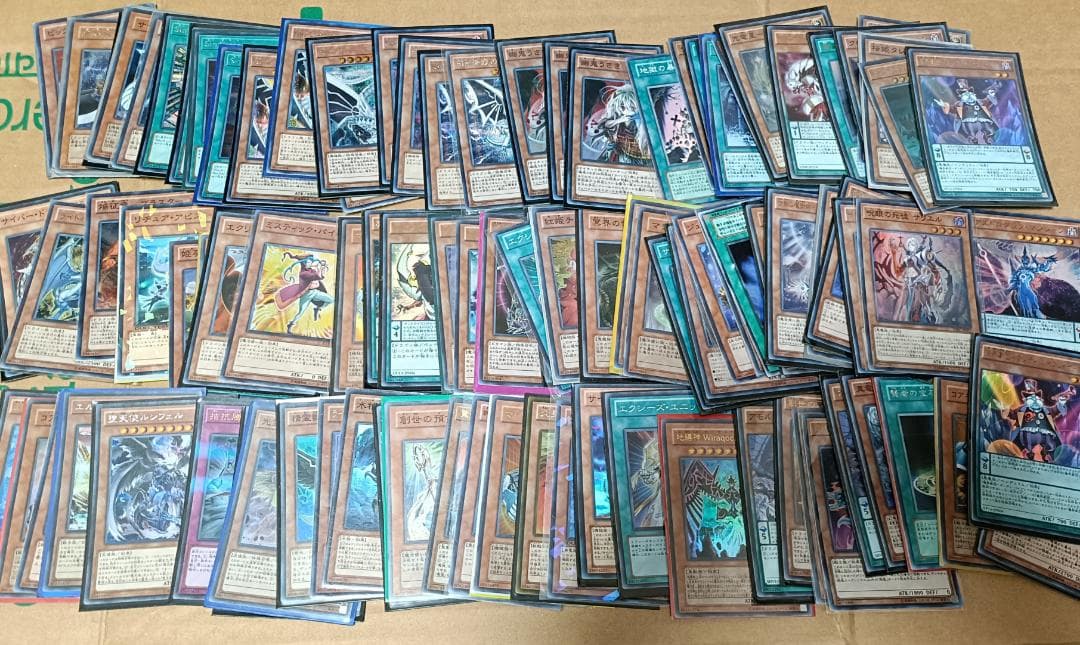 大特価　遊戯王 ほぼ初版SR以上約500枚+高価N+スリーブまとめ売り【引退品】