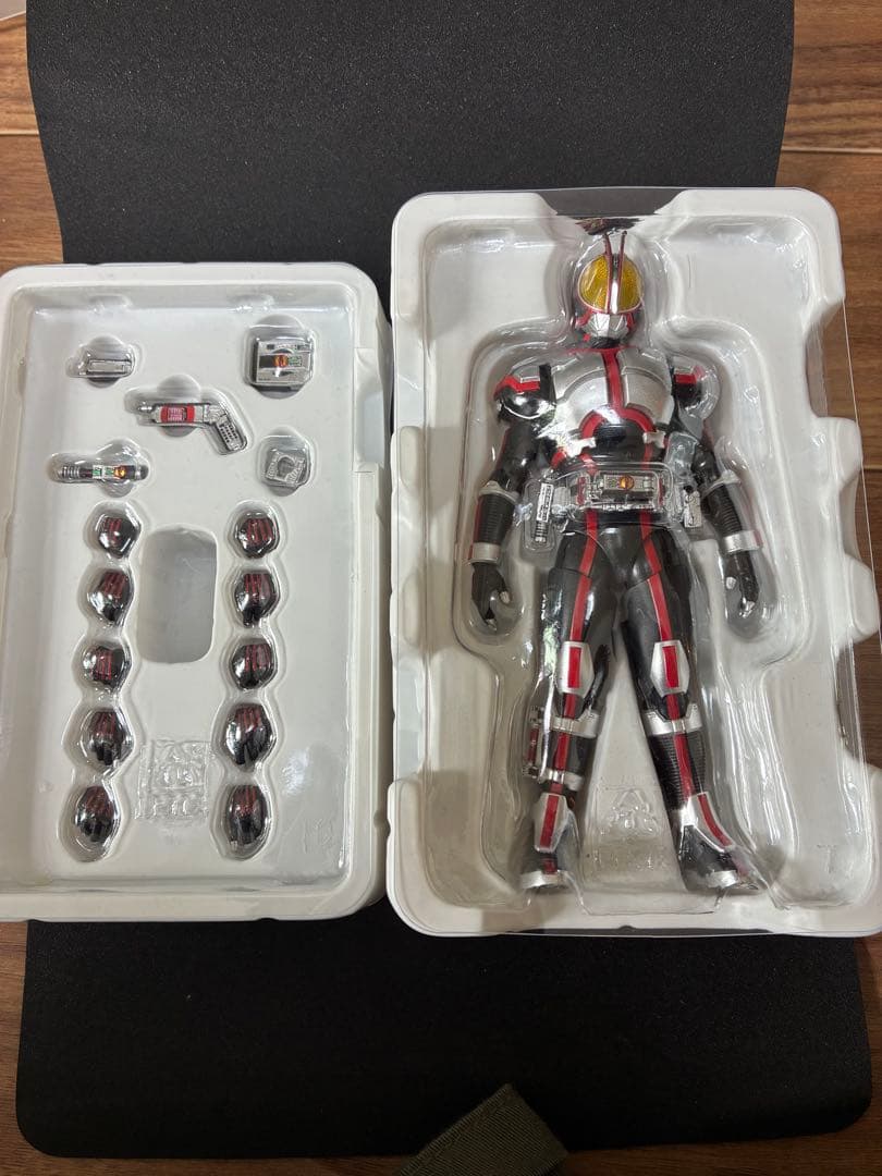 S.H.Figuarts 真骨彫　仮面ライダーファイズ