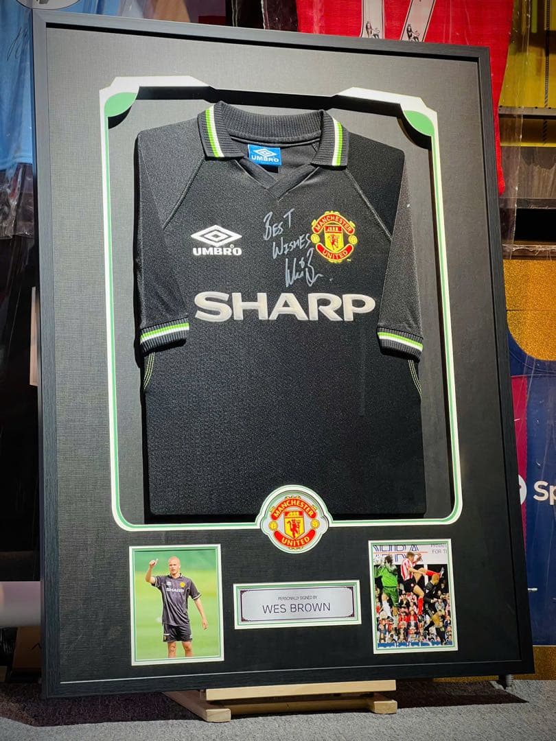 Wes Brown サイン入りシャツ フレーム付き