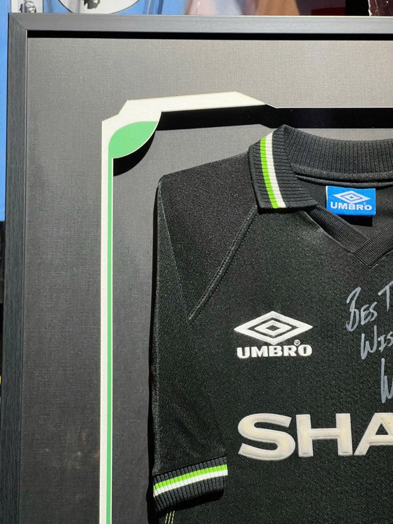 Wes Brown サイン入りシャツ フレーム付き