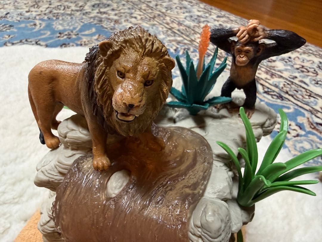シュライヒ　動物フィギュアセット（ライオン、フラミンゴなど、川、岩など）