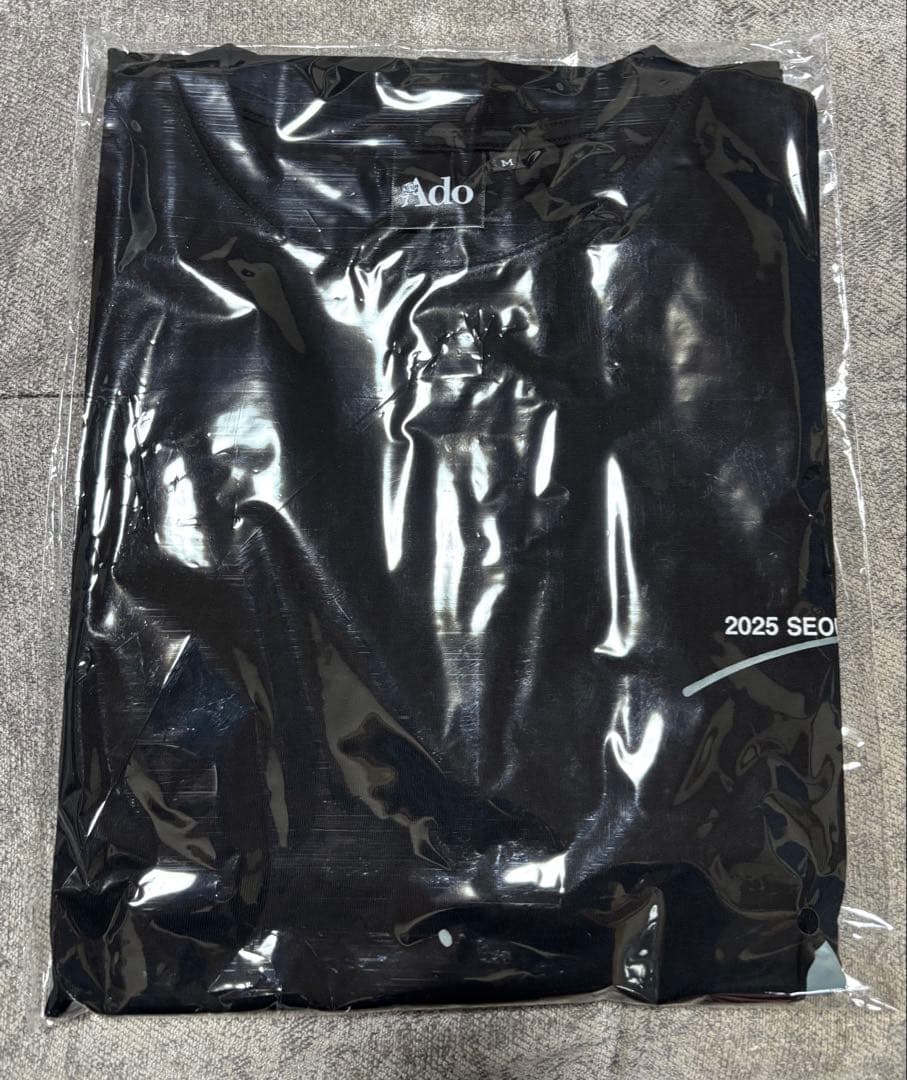 【新品】Ado タイポグラフィTシャツ　韓国ソウル限定カラー(Mサイズ)