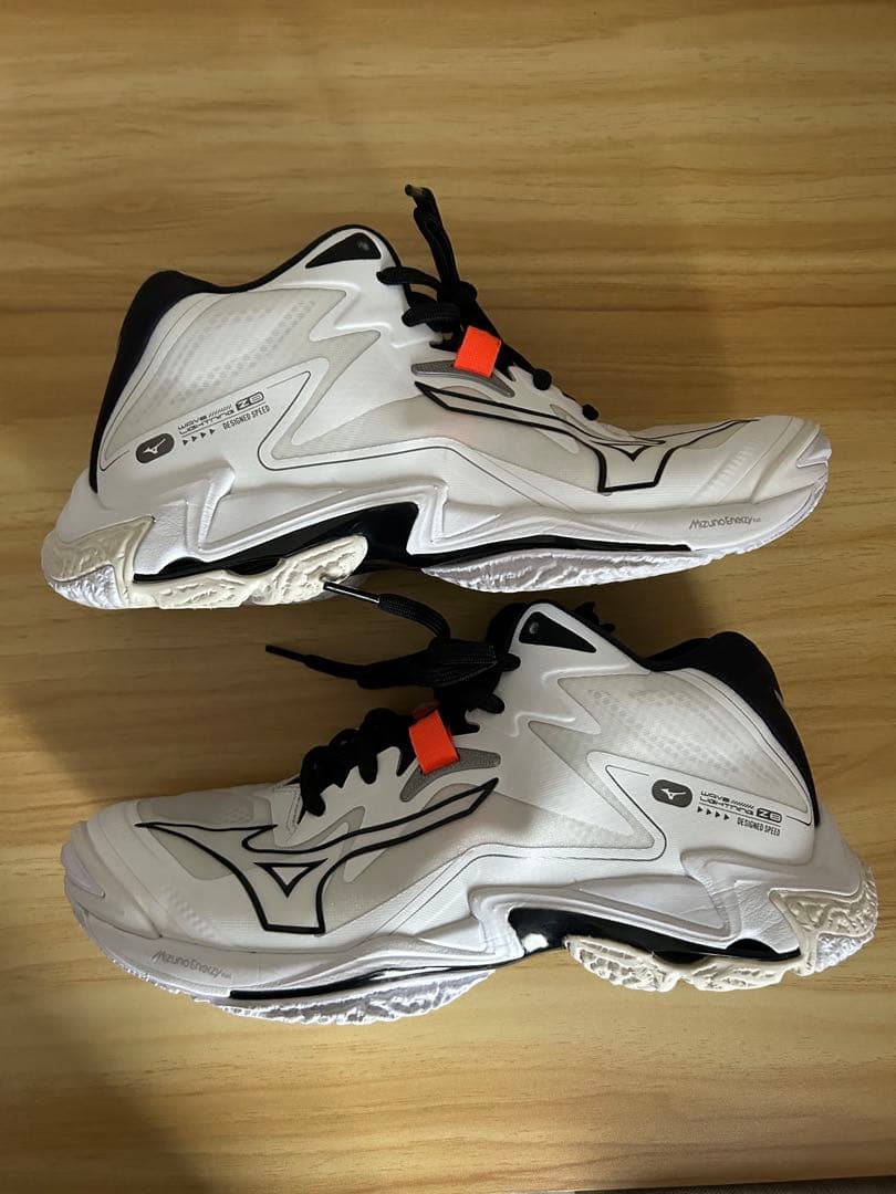 Mizuno Wave Lightning Z8 バレーボールシューズ 25cm