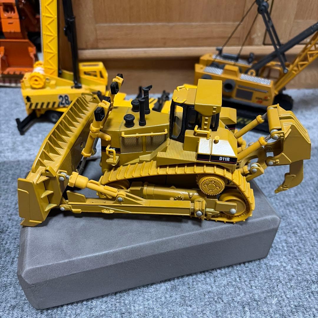 CATERPILLAR D11R 1/50 ミニカー