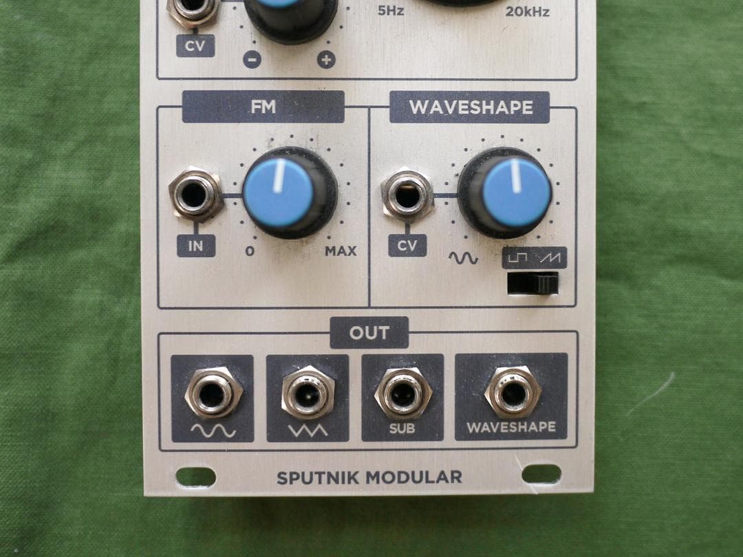 鍵盤楽器 Sputnik modular oscillator