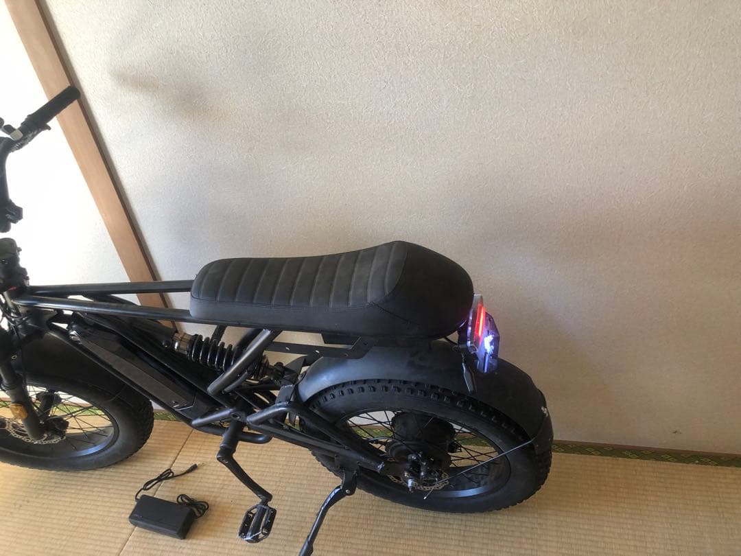 電動アシスト自転車　直接引き取りだけ。