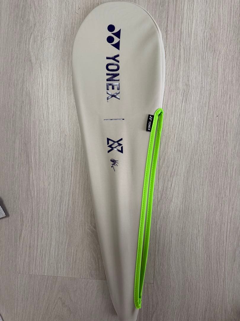 アストロクス100ZZ VA 4U5 YONEX バドミントンラケット