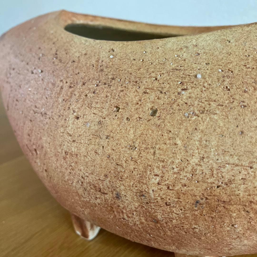 流線型陶器花器
