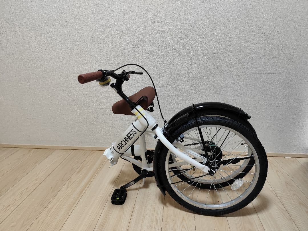 折りたたみ自転車 ホワイト小径（ARCHNESS）愛知手渡しOK
