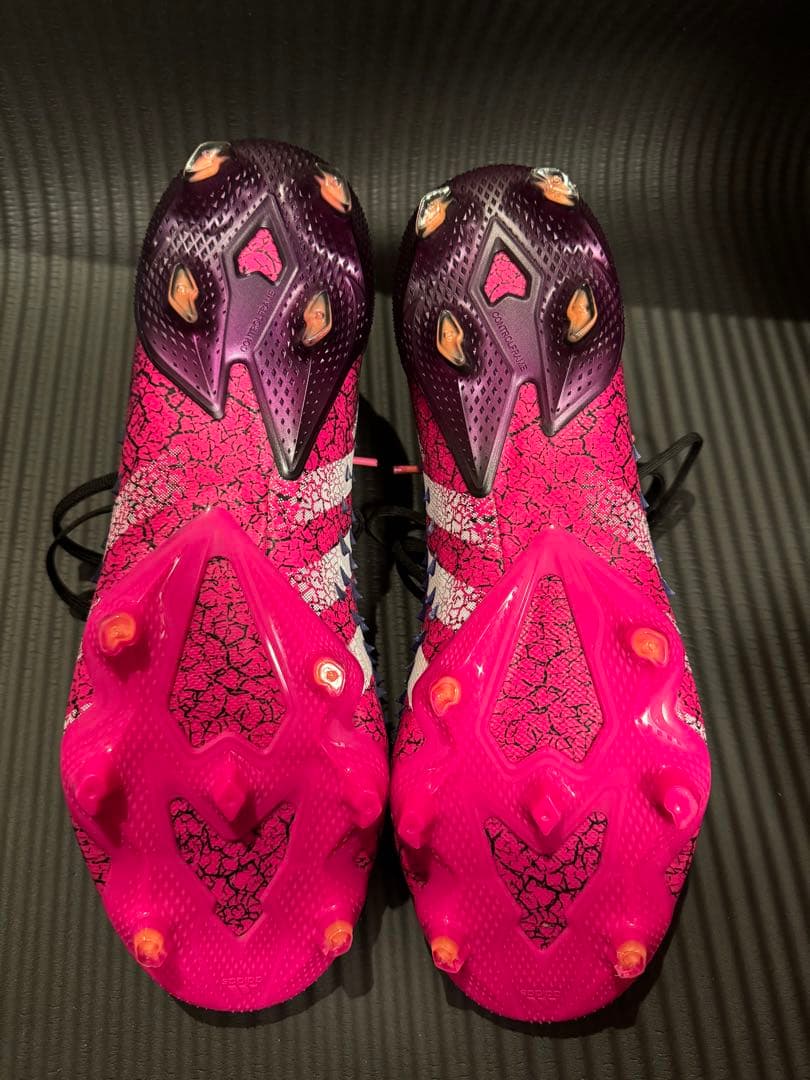 adidas プレデター サッカースパイク