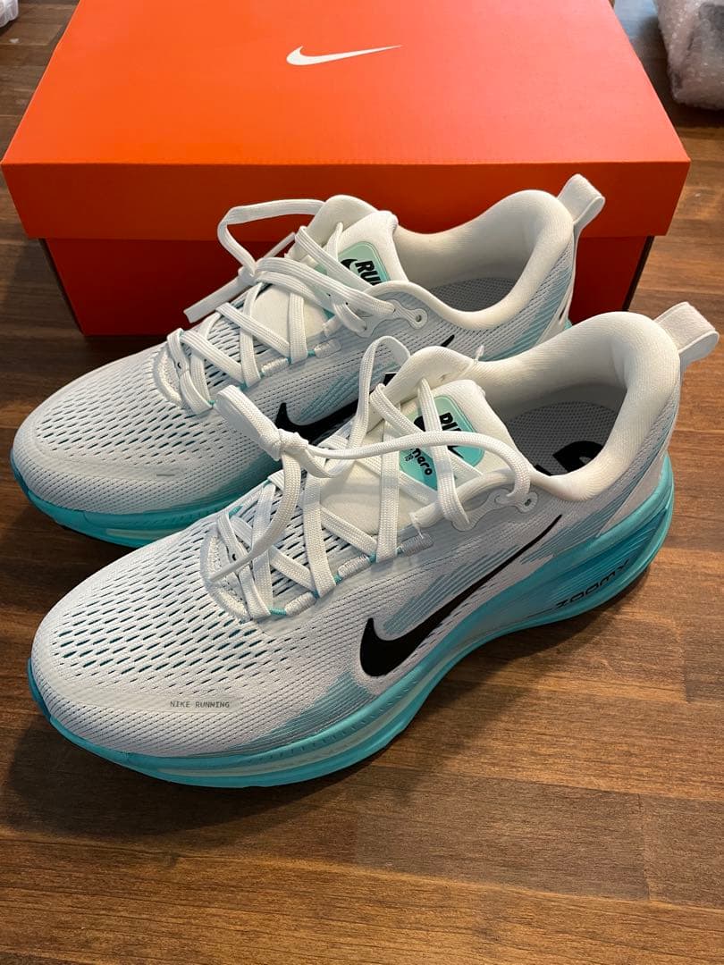 【新品未使用】NIKE VOMERO 18 メンズ27cm ボメロ18