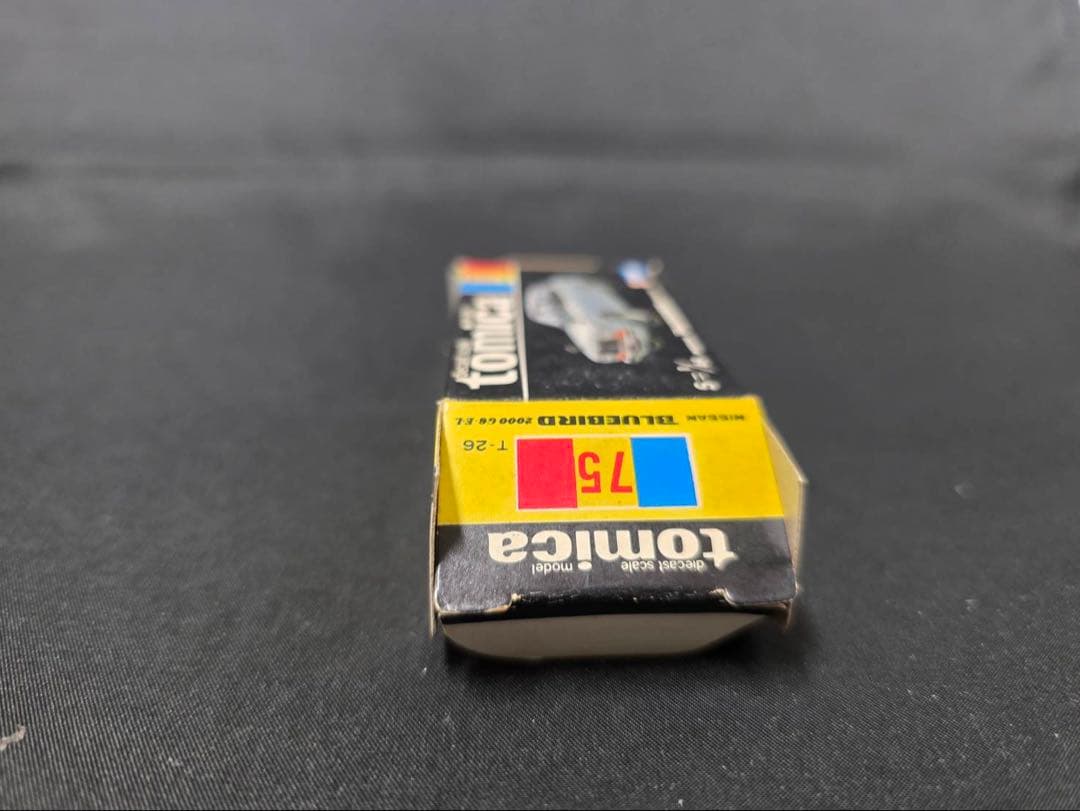 トミカ黒箱75ニッサンブルーバード(日本製)